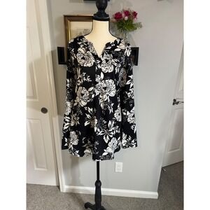 Lane Bryant Black Bloomcore White Floral Split Neck Tunic Blouse Size 28 NWT